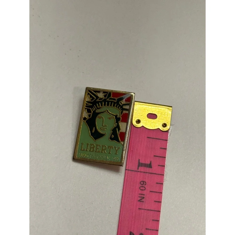 Vintage 1986 Statue of‎ Liberty Centennial Enamel Pin Weingeroff Enterprises